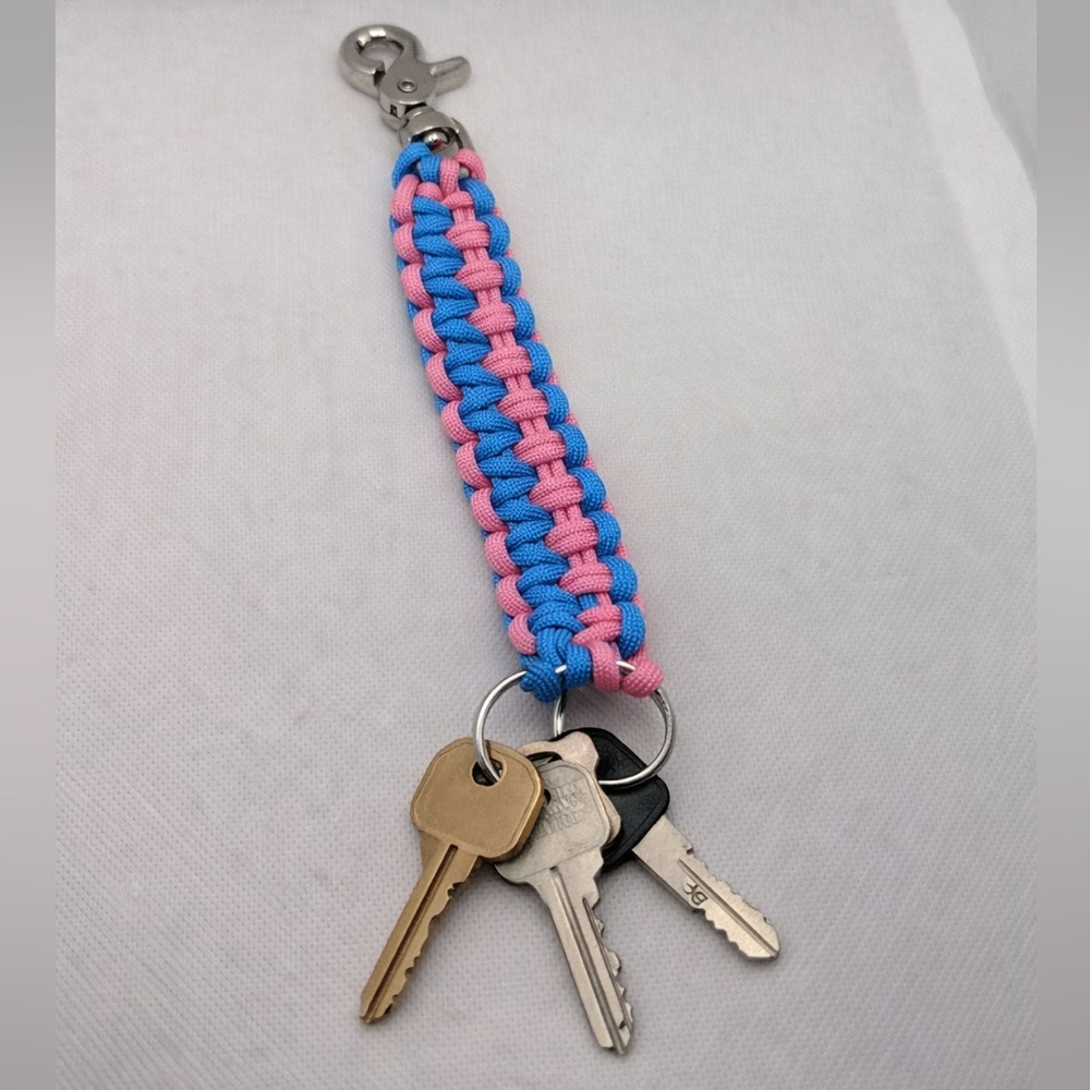 Handmade Paracord Keychain with Trigger Snap Clip